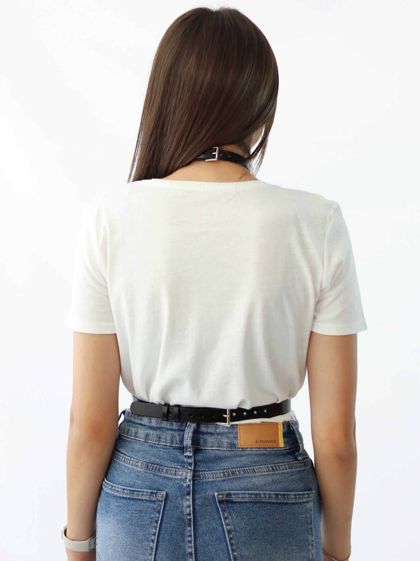 Back view of slim chain harness.