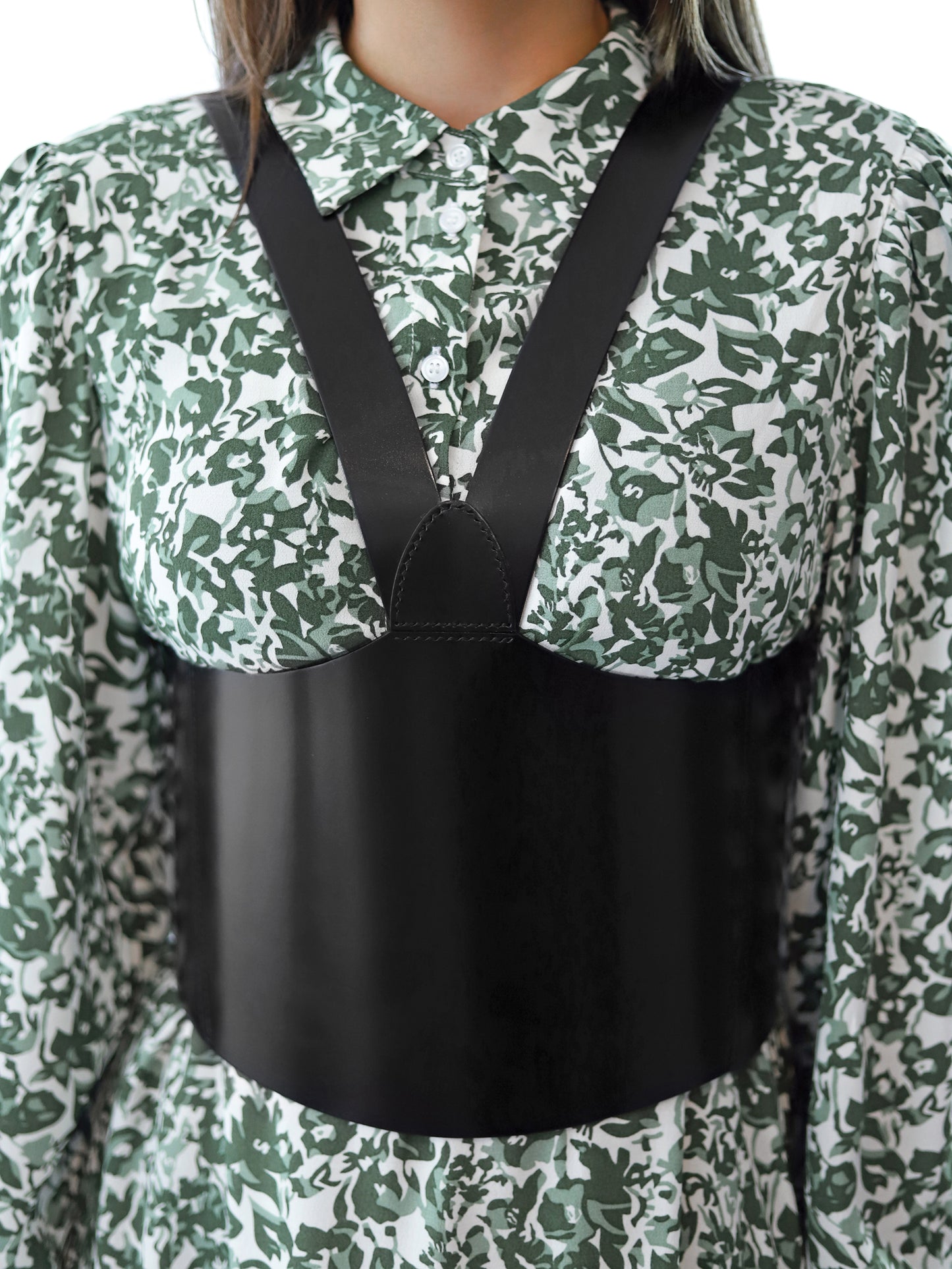 Front view of the black underbust harness.