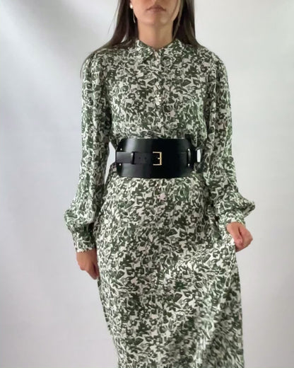Video presenting the wide leather belt.